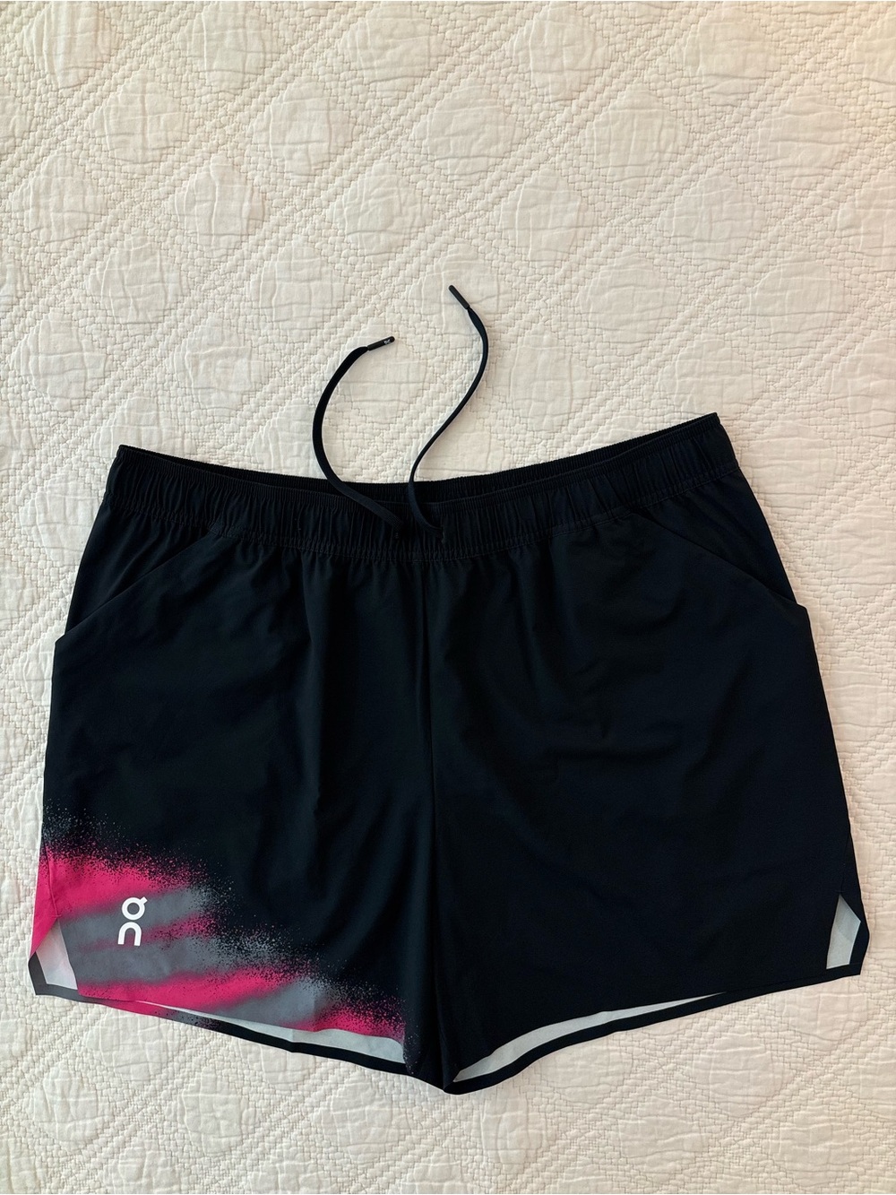 On Cloud Court Shorts Mens XL Tennis Running 5” Shorts Black Pink Pickleball